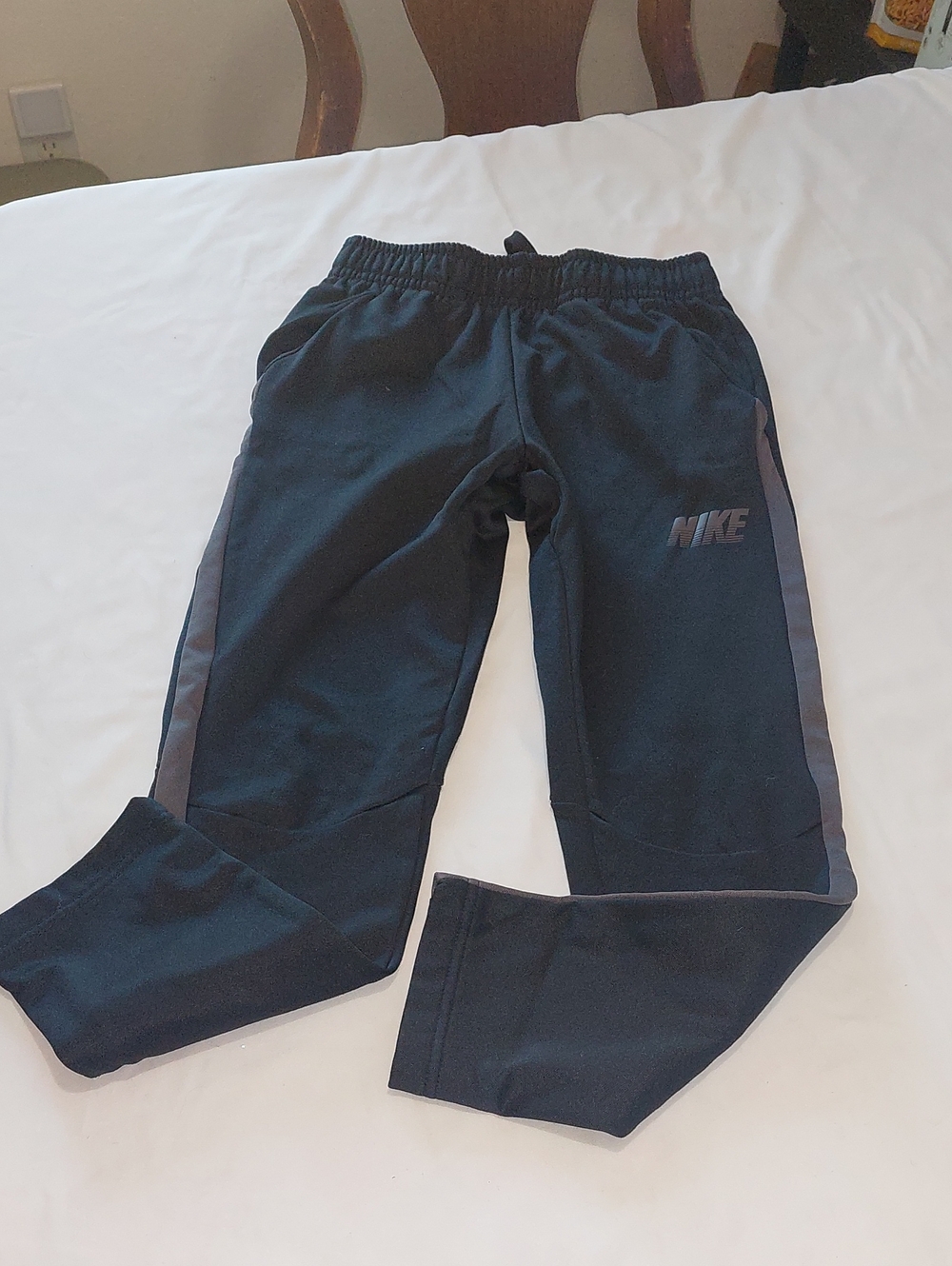 Nike Dri Fit  Kids Black Jogger Pants with Side Stripe.Size M